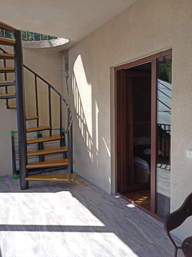 House B&B Местия Екстериор снимка