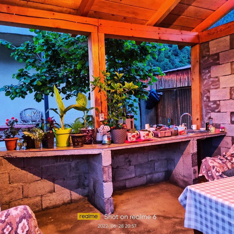House B&B Местия Екстериор снимка