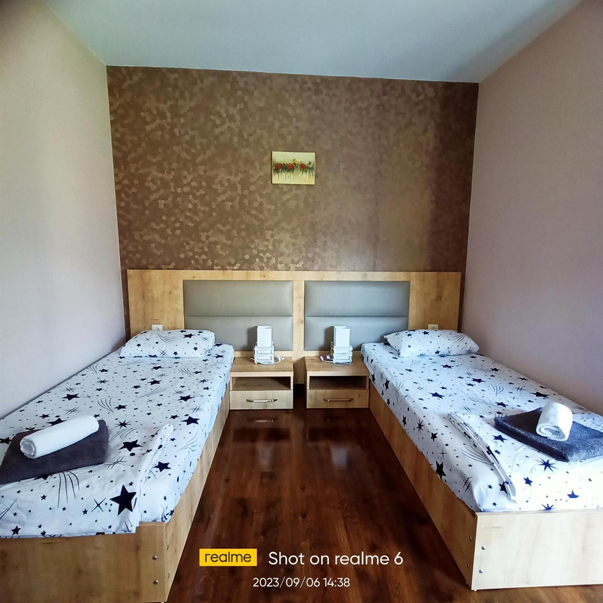 House B&B Местия Екстериор снимка