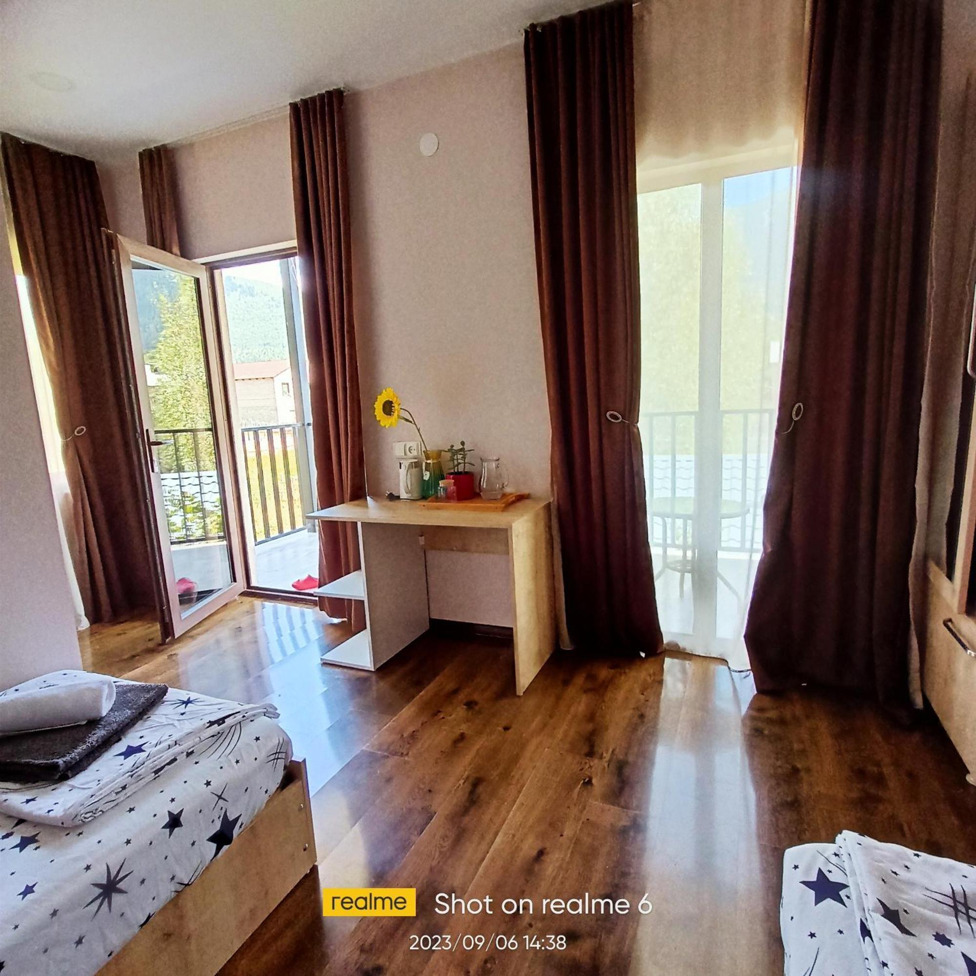 House B&B Местия Екстериор снимка