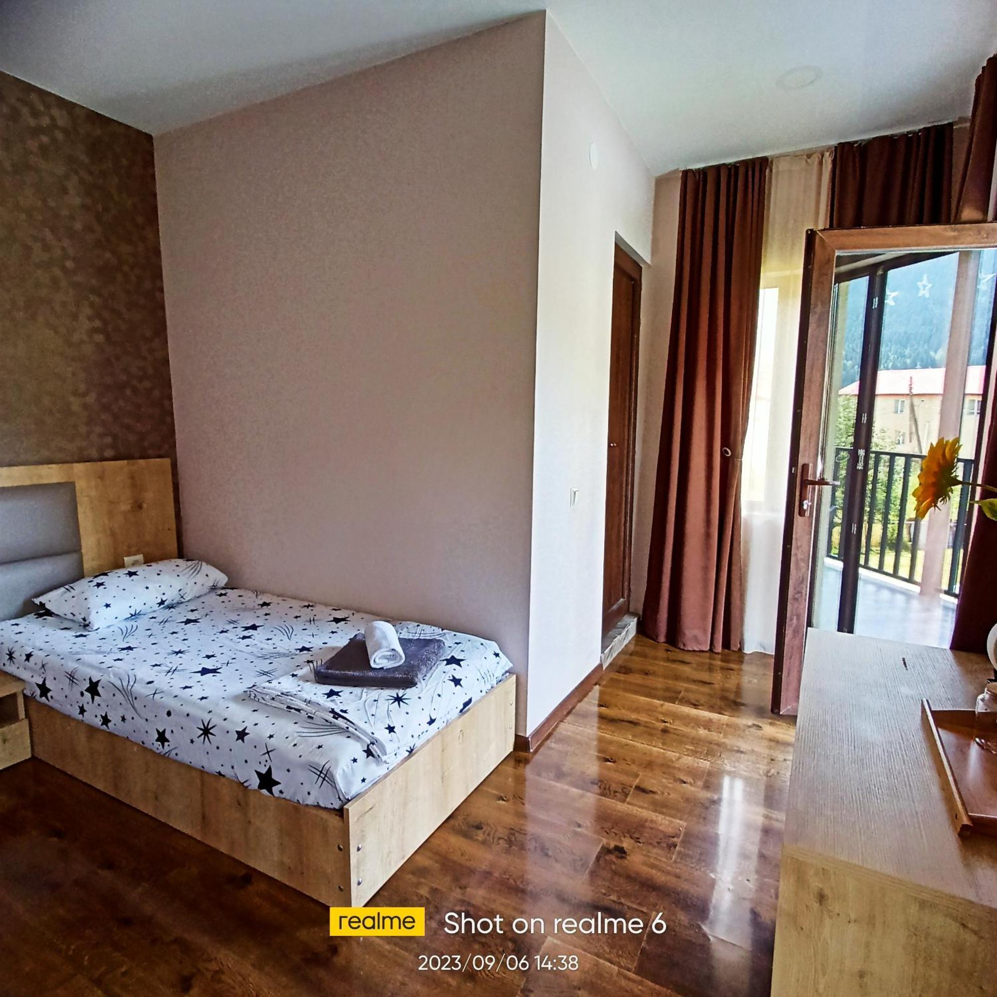 House B&B Местия Екстериор снимка