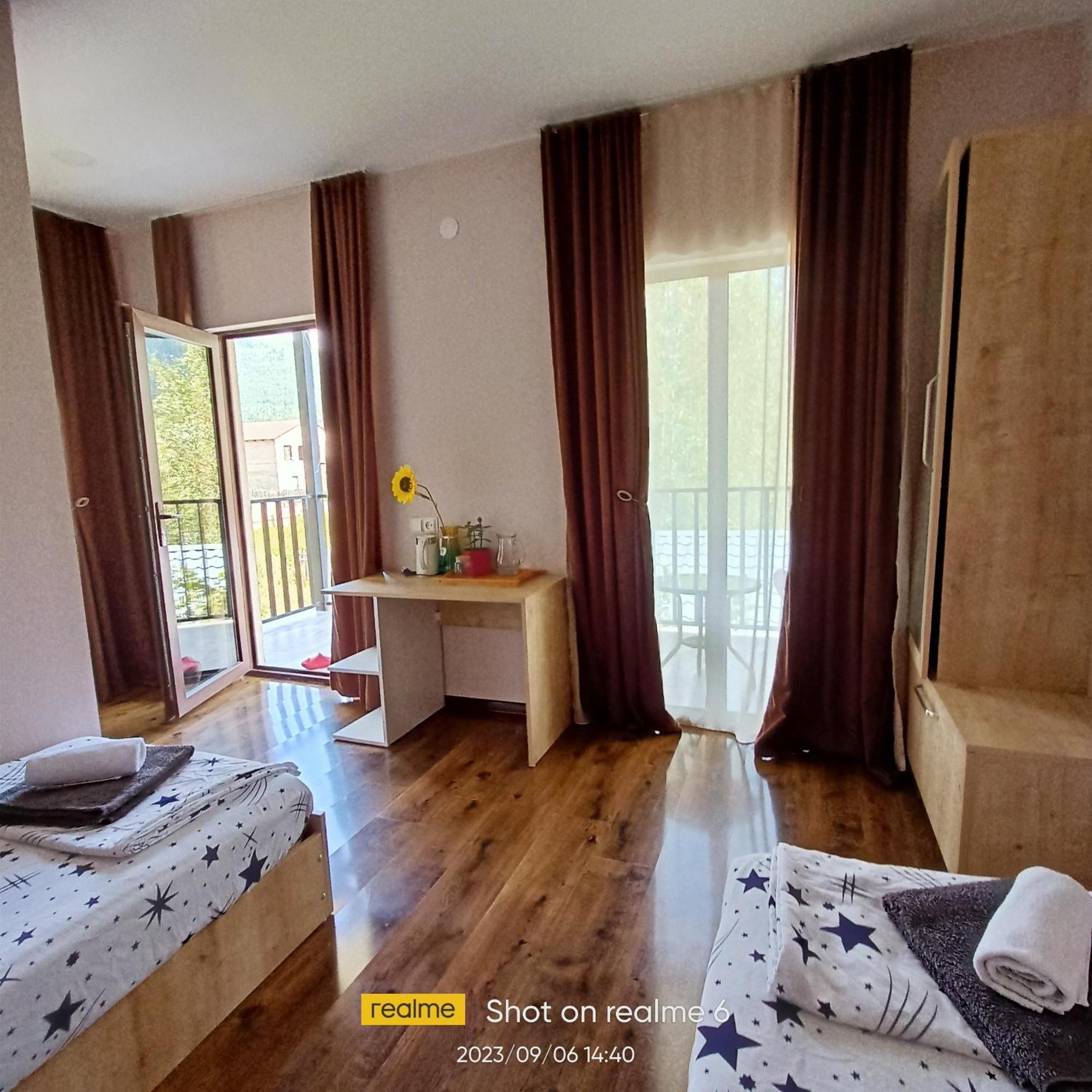 House B&B Местия Екстериор снимка