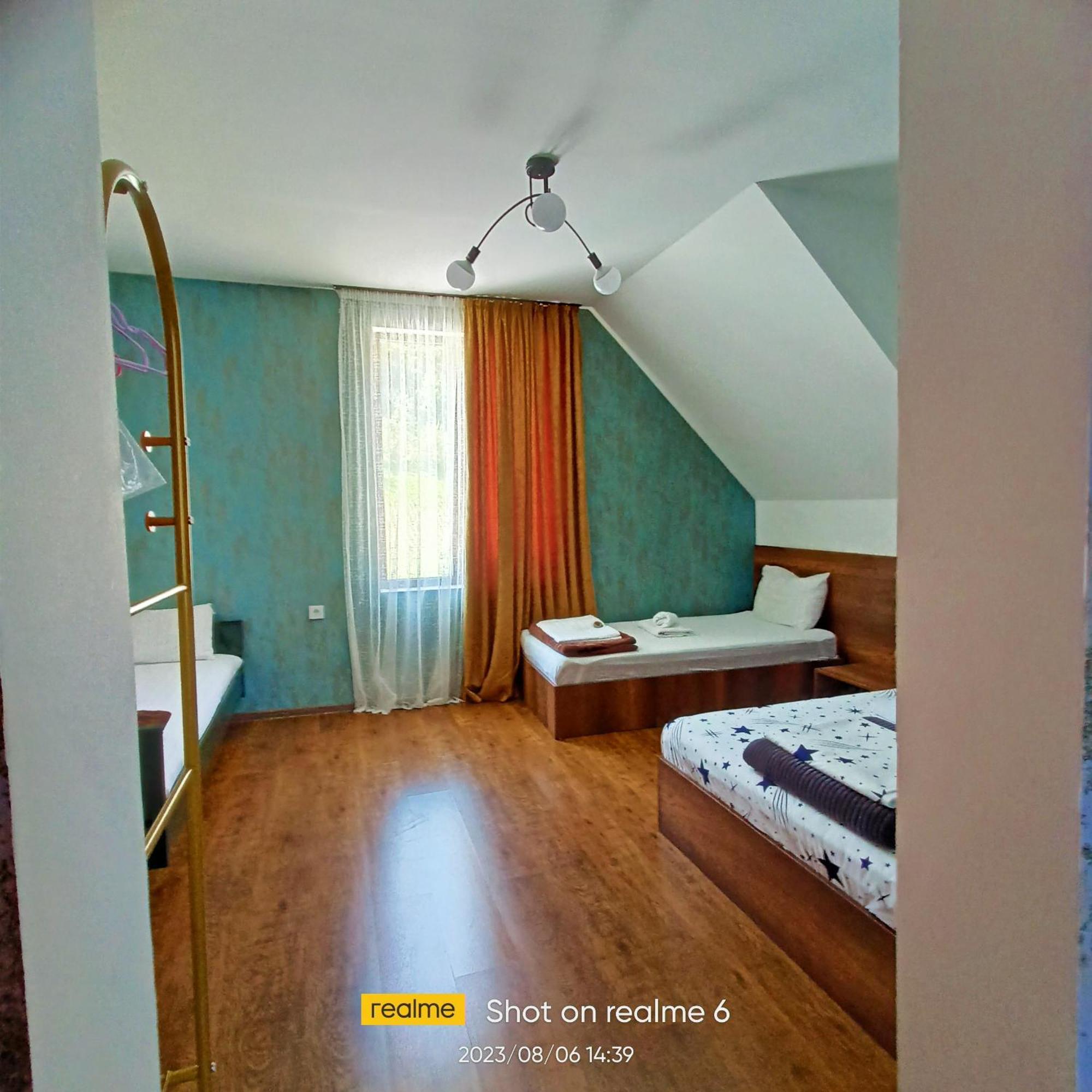 House B&B Местия Екстериор снимка