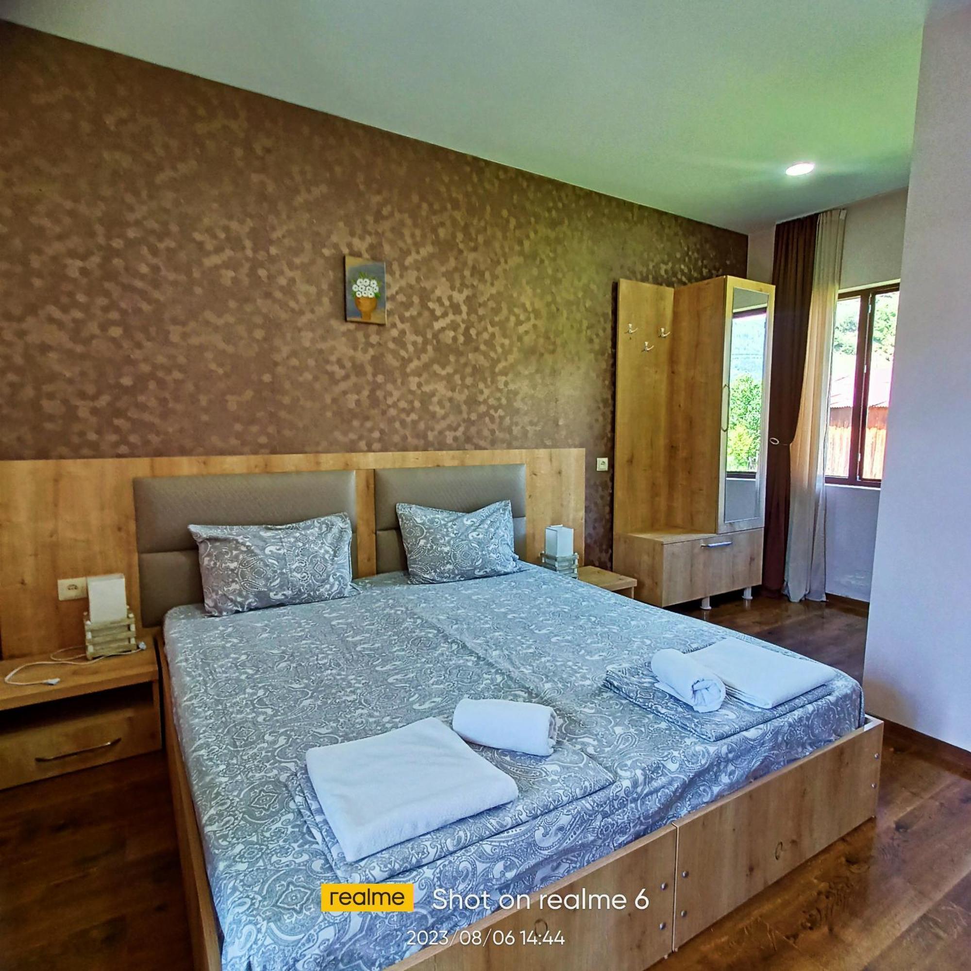 House B&B Местия Екстериор снимка