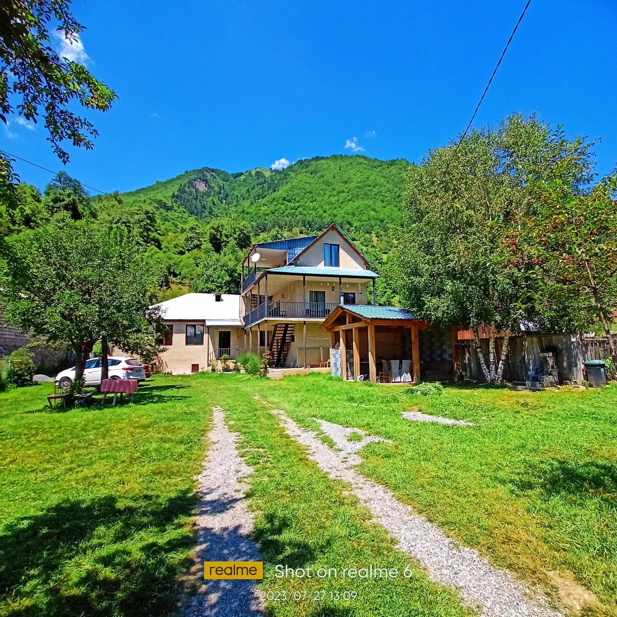 House B&B Местия Екстериор снимка