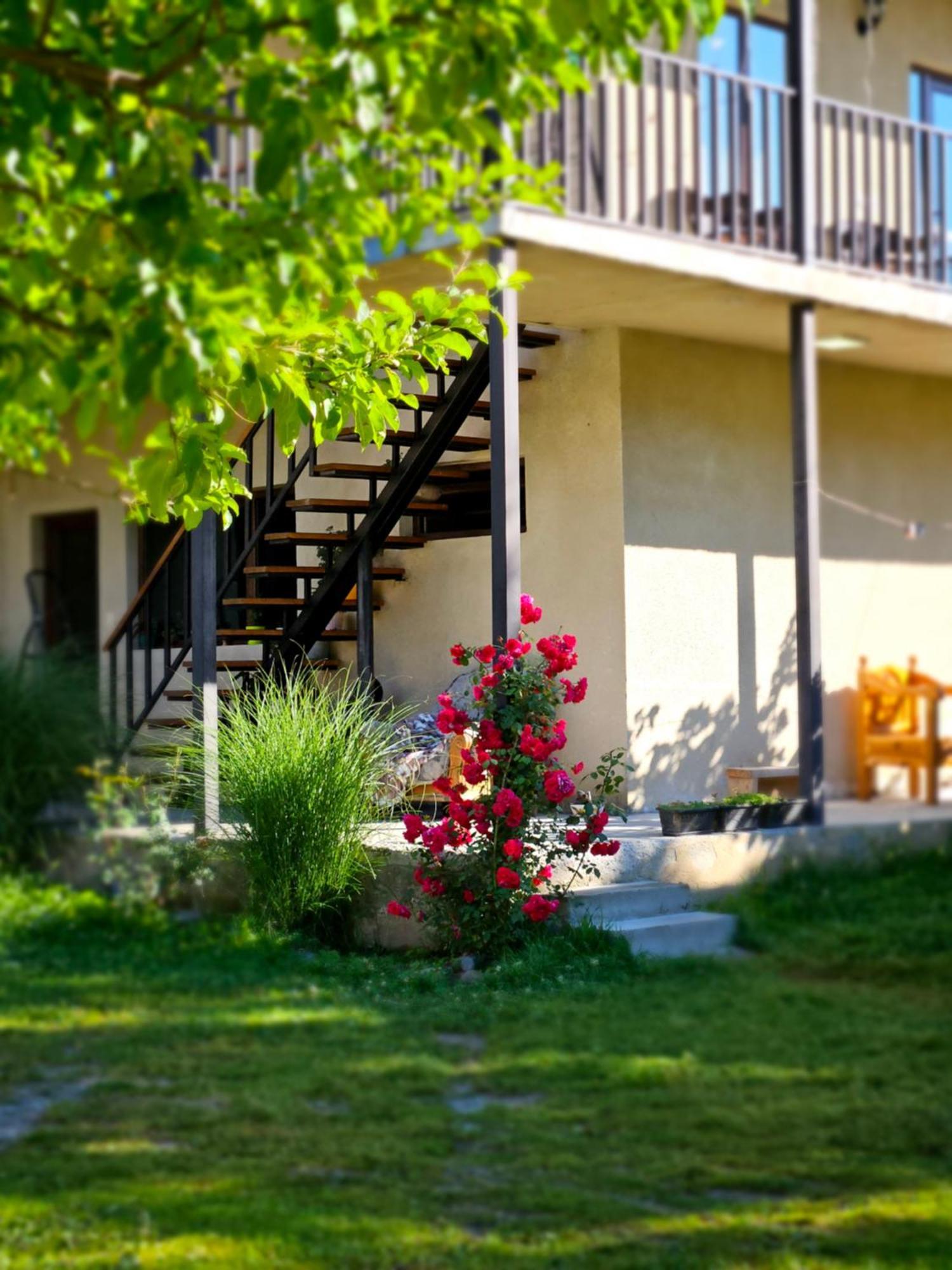 House B&B Местия Екстериор снимка
