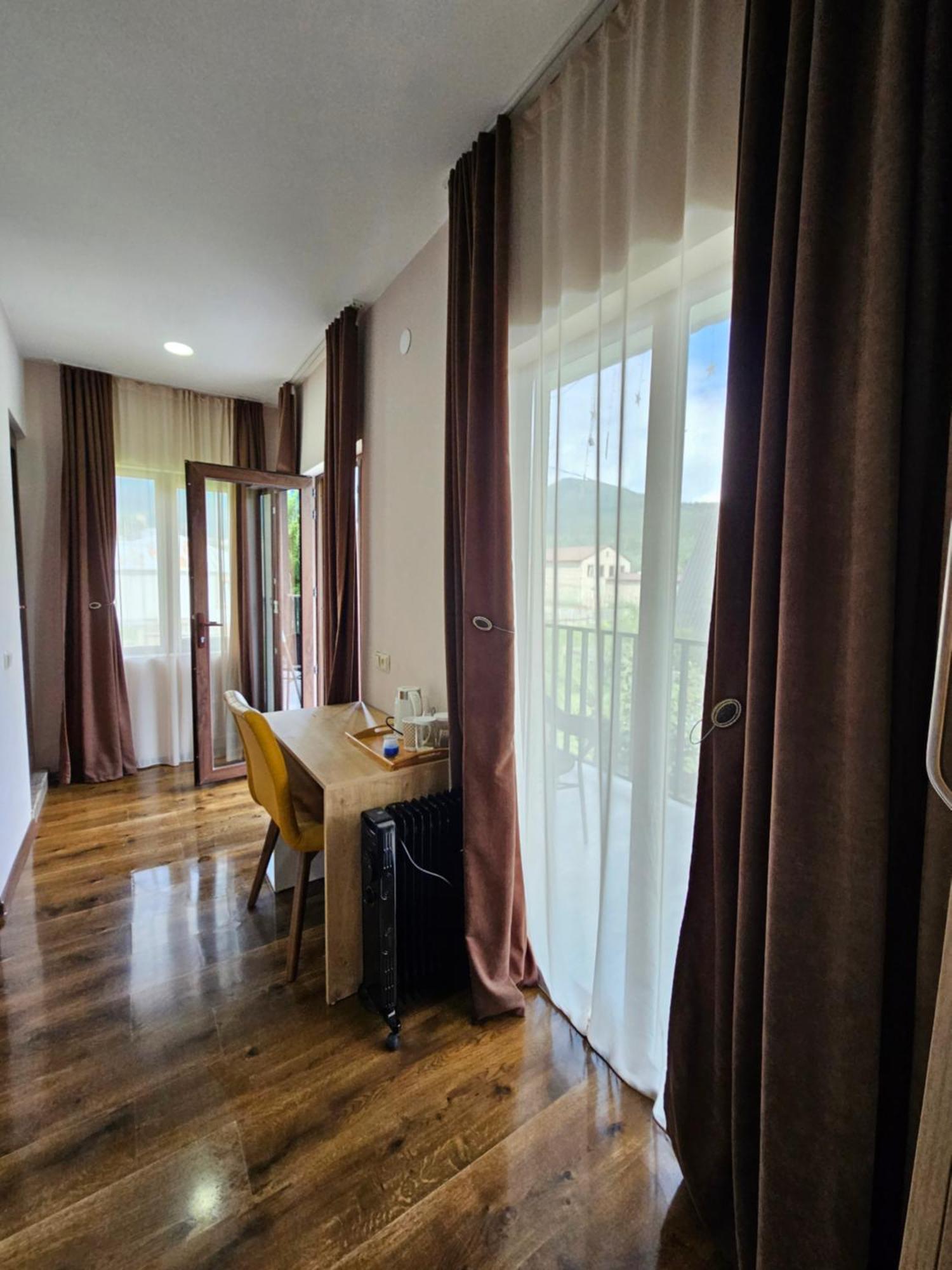 House B&B Местия Екстериор снимка
